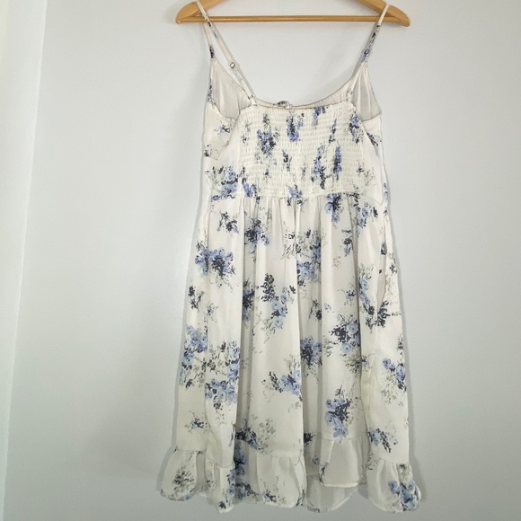 Abercrombie / Fitch  White and Blue Floral Dress Scrunch Back - Small - Picture 2 of 2